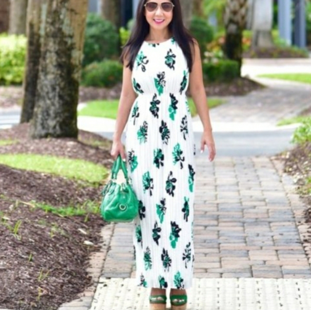 Banana republic pleated floral maxi sleeveless summer dress
